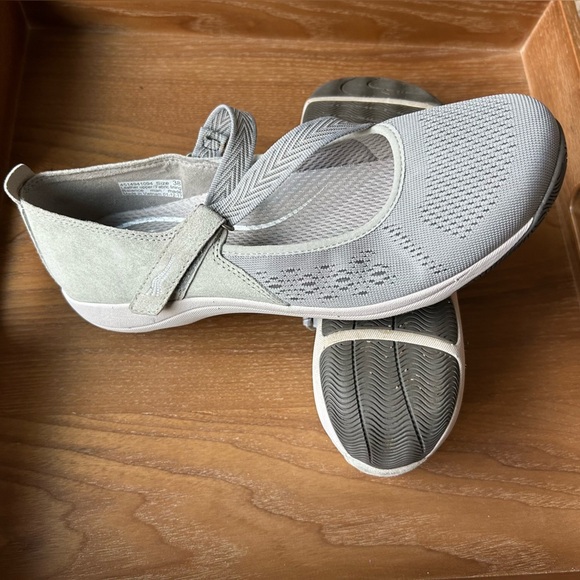 Dansko Haven Light Gray Suede Mary Jane Flats Adjustable Velcro Strap - Picture 9 of 12